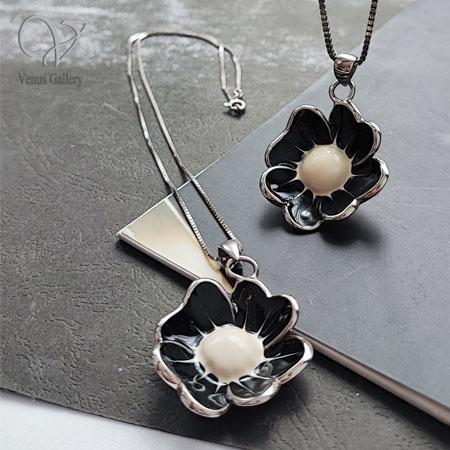 10-1.jpg گردنبند دخترانه گل چهارپر مشکی |شبدر خوش شانسی - Image 1