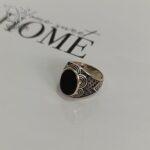 انگشتر نقره مردانه سنگ اونیکس مشکی رکاب قلمکاری شده کد 4992 - Image 3