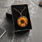 گردنبند رزینی گل آفتابگردون - Image 2