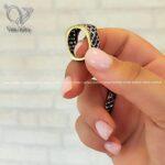 انگشتر نقره زنانه سیاه قلم مربعی طلایی - Image 2