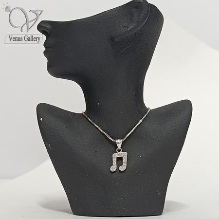 611.jpg پلاک نقره دخترانه مدل نت موسیقی پر نگین کد 8522 - Image 1