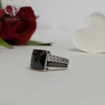 انگشتر نقره مردانه سنگ اونیکس چند وجهی مشکی مدل کارتیر کد 3616 - Image 2