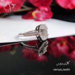انگشتر نقره جواهری زنانه مدل امرالدکات پرنگین مربعی کد 1389 - Image 3