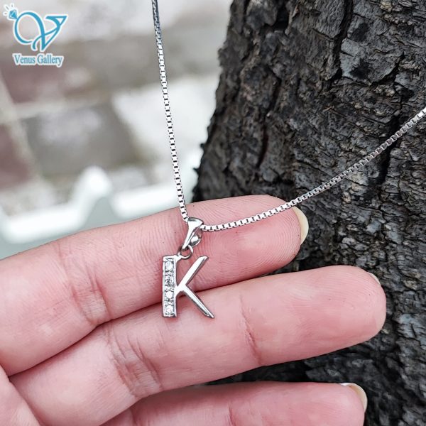 InShot_20230512_204649000-600x600-1.jpg مدال نقره دخترانه حرف کاف kبه انگلیسی - Image 5