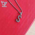 مدال نقره دخترانه حرف اس S به انگلیسی - Image 2