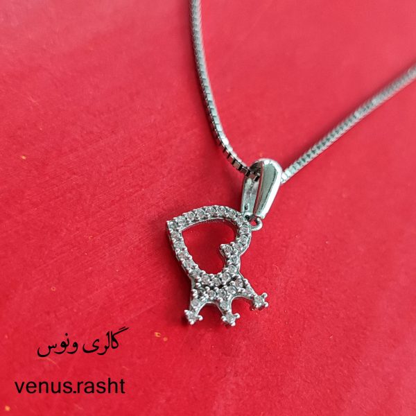 InShot_20230514_163944070-600x600-1.jpg گردنبند نقره دخترانه طرح تاج و قلب - Image 1