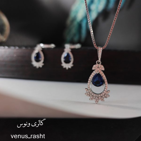 InShot_20230520_175352034-600x600-1.jpg نیم ست نقره سلطنتی نگین رنگی ( قرمز | سبز | سورمه ای ) - Image 4