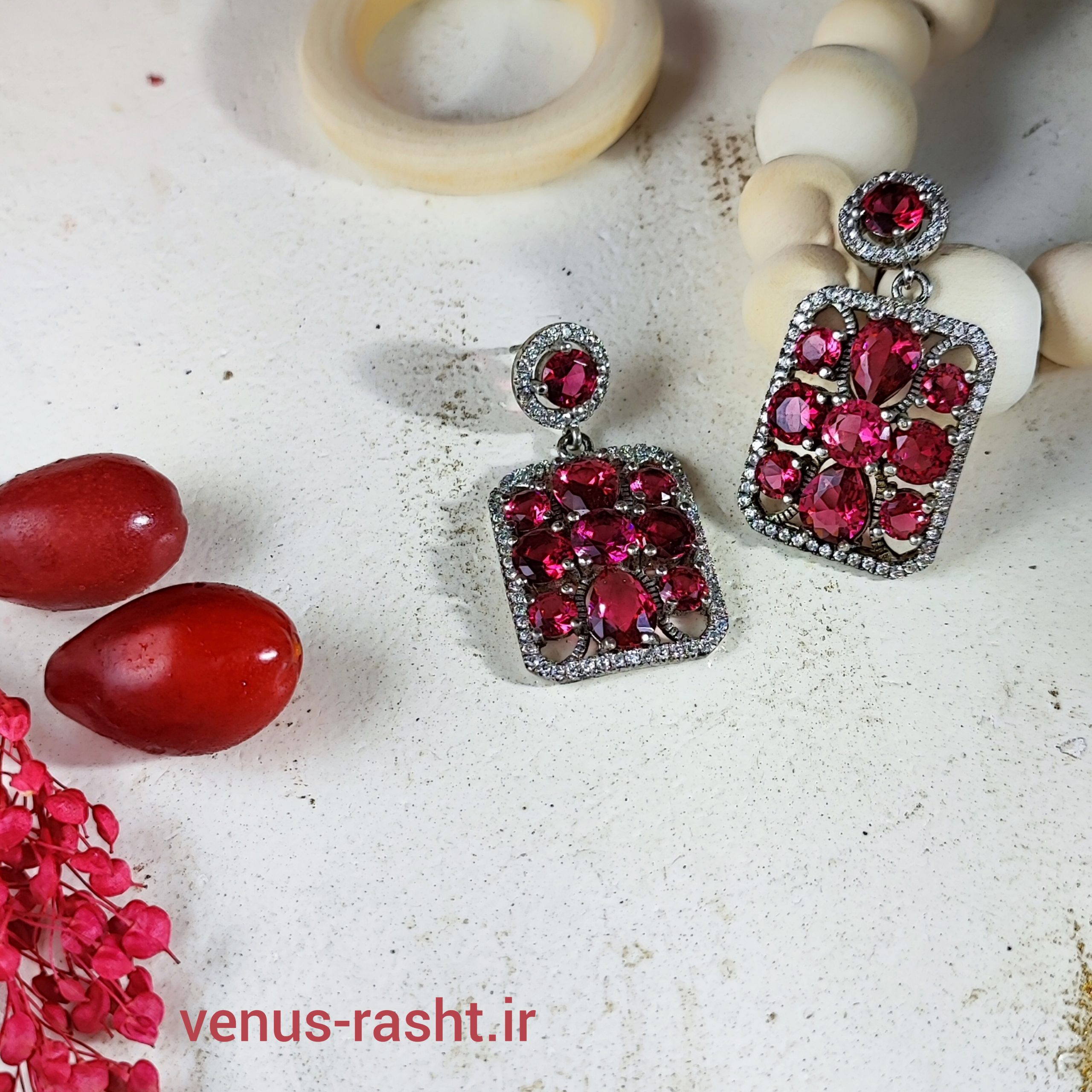 InShot_۲۰۲۳۰۸۲۲_۰۰۴۳۲۱۴۵۶-scaled-1.jpg گوشواره طرح یاقوت نگین قرمز نقره کد 2326 - Image 2