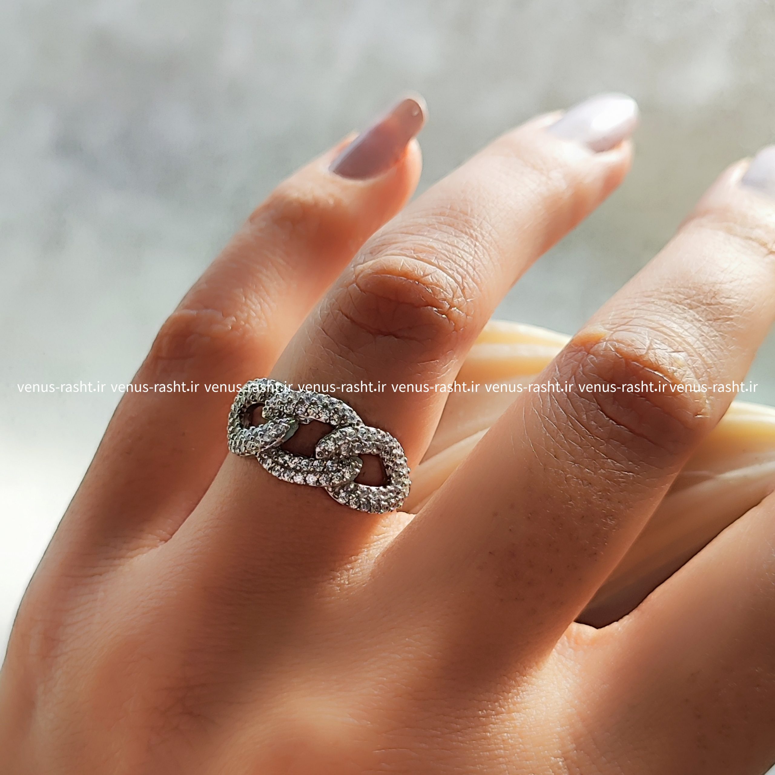 InShot_۲۰۲۳۱۰۲۲_۰۰۱۶۱۴۶۰۱-scaled-2.jpg انگشتر نقره کارتیر پر نگین کد 1736 - Image 2