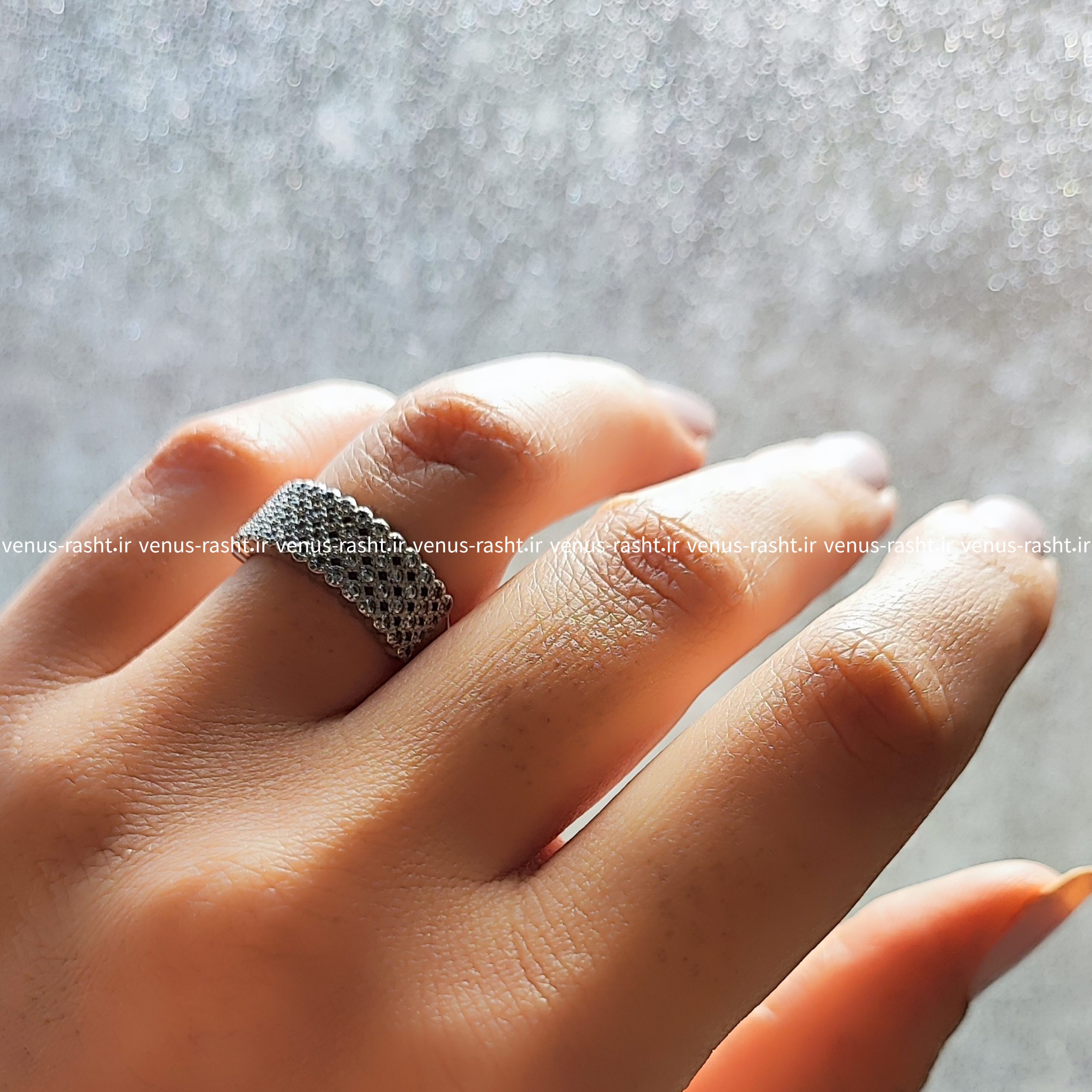 InShot_۲۰۲۳۱۰۲۵_۱۲۰۵۲۳۶۰۹-scaled-1.jpg انگشتر نقره زنانه طرح جواهر کد 5110 - Image 3