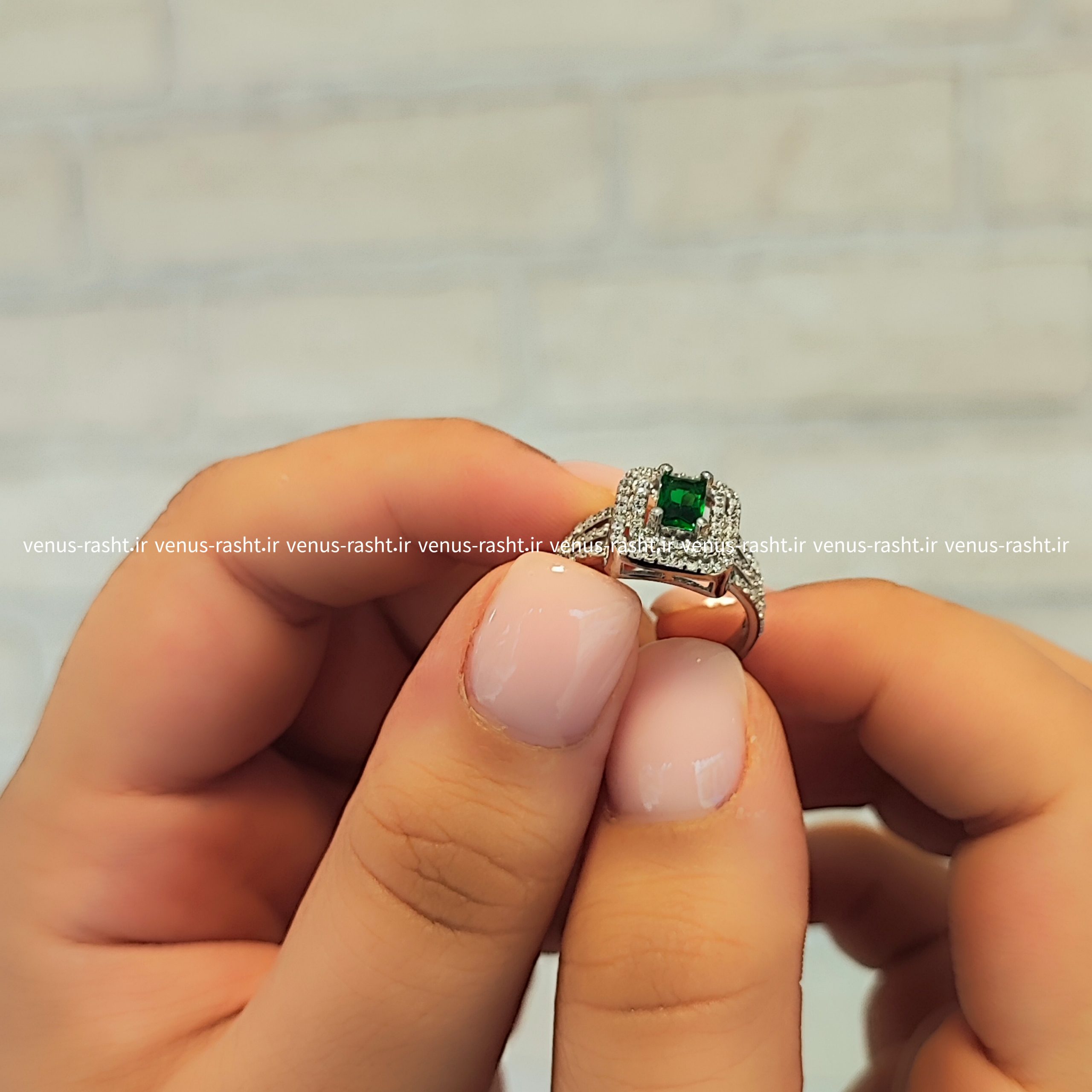InShot_۲۰۲۳۱۱۱۰_۱۷۲۱۳۳۹۵۷-scaled-1.jpg انگشتر نقره جواهری زنانه نگین سبز کد 5243 - Image 2