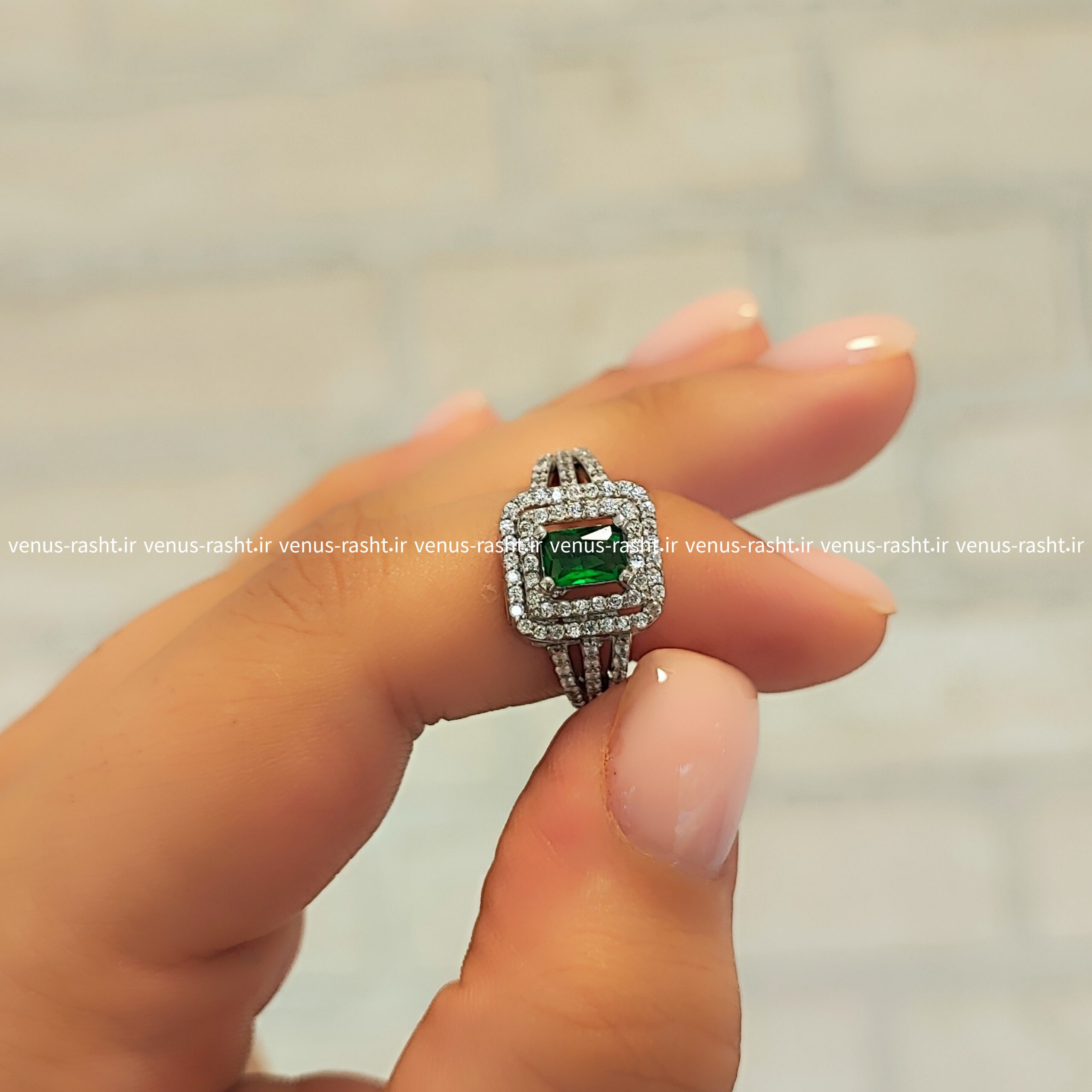 InShot_۲۰۲۳۱۱۱۰_۱۷۲۲۰۸۷۹۷-scaled-1.jpg انگشتر نقره جواهری زنانه نگین سبز کد 5243 - Image 1