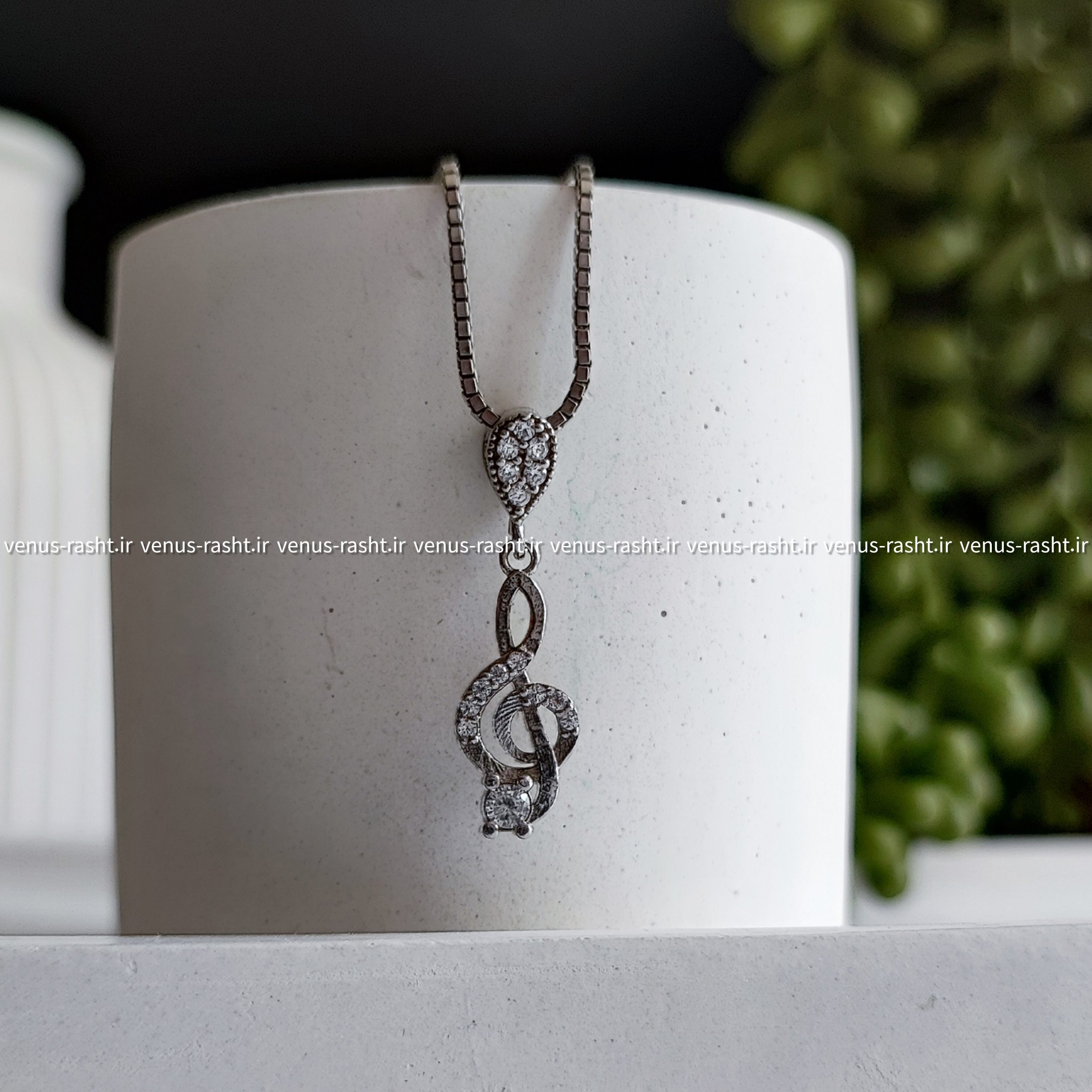 InShot_۲۰۲۳۱۲۰۳_۱۰۴۹۵۶۷۵۸-scaled-1.jpg مدال نقره ظریف اسپرت مدل کلید سل موسیقی - Image 1