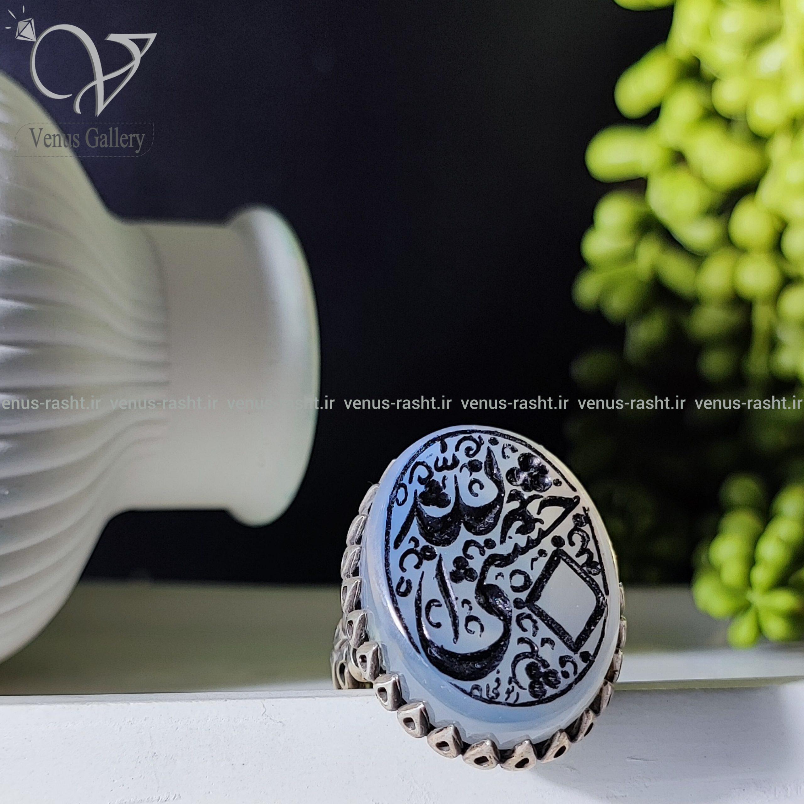 InShot_۲۰۲۴۰۱۱۳_۰۰۰۷۴۸۰۹۶-scaled-1.jpg انگشتر نقره مردانه عقیق طوسی با حکاکی حسبی الله 2423 - Image 1