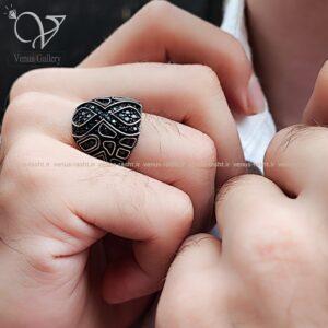 انگشتر نقره مردانه سیاه قلم ترک با نگینهای اتمی مشکی کد 4639