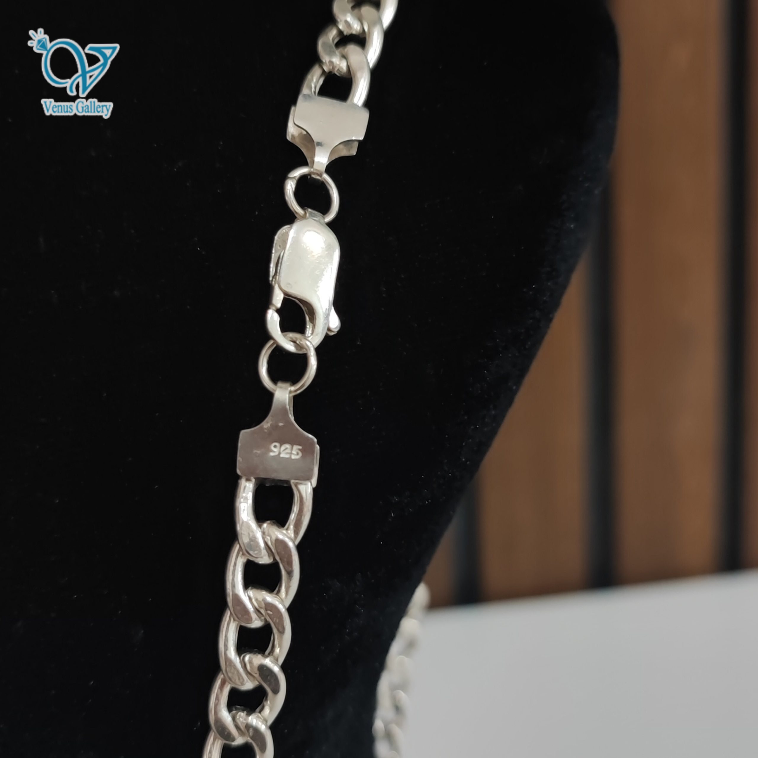 InShot_۲۰۲۴۰۱۲۲_۱۸۰۵۳۱۸۰۴-scaled-1.jpg گردنبند نقره مردانه مدل کارتیر کد 4951 - Image 2