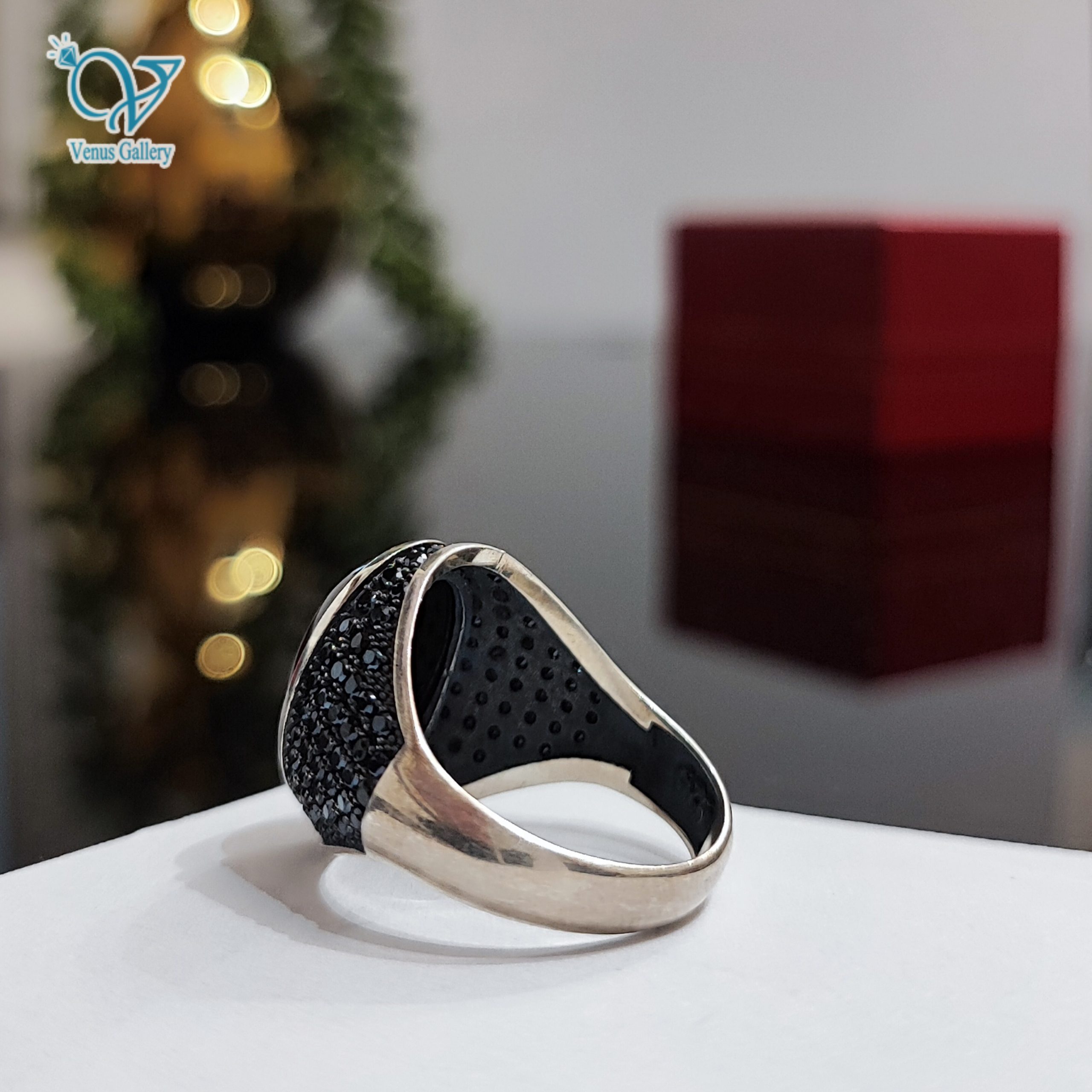 InShot_۲۰۲۴۰۱۲۴_۱۵۰۳۳۲۰۴۴-scaled-1.jpg انگشترنقره مردانه سنگ اونیکس مشکی کد 5216 - Image 3