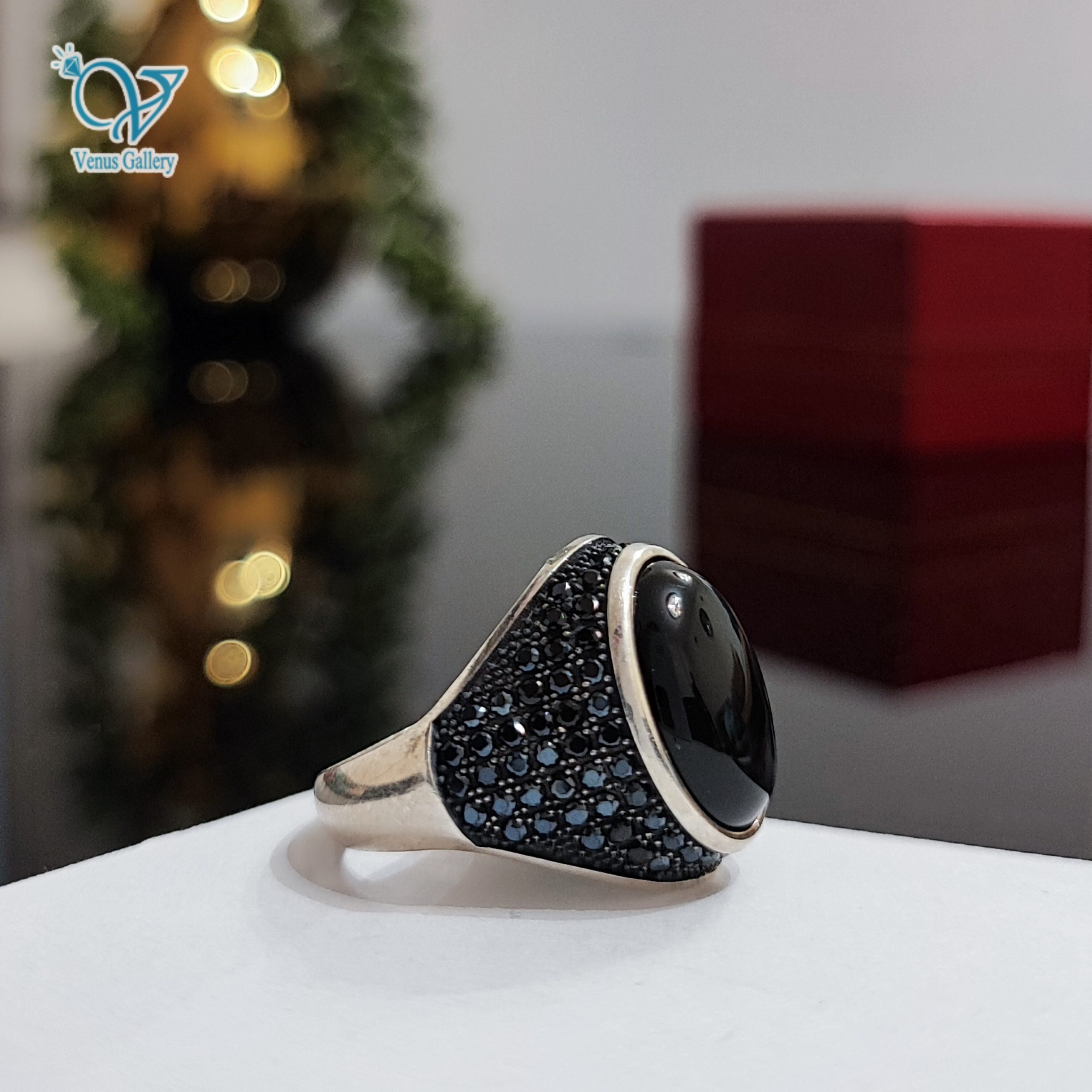 InShot_۲۰۲۴۰۱۲۴_۱۵۰۹۴۵۶۲۶-scaled-1.jpg انگشترنقره مردانه سنگ اونیکس مشکی کد 5216 - Image 4