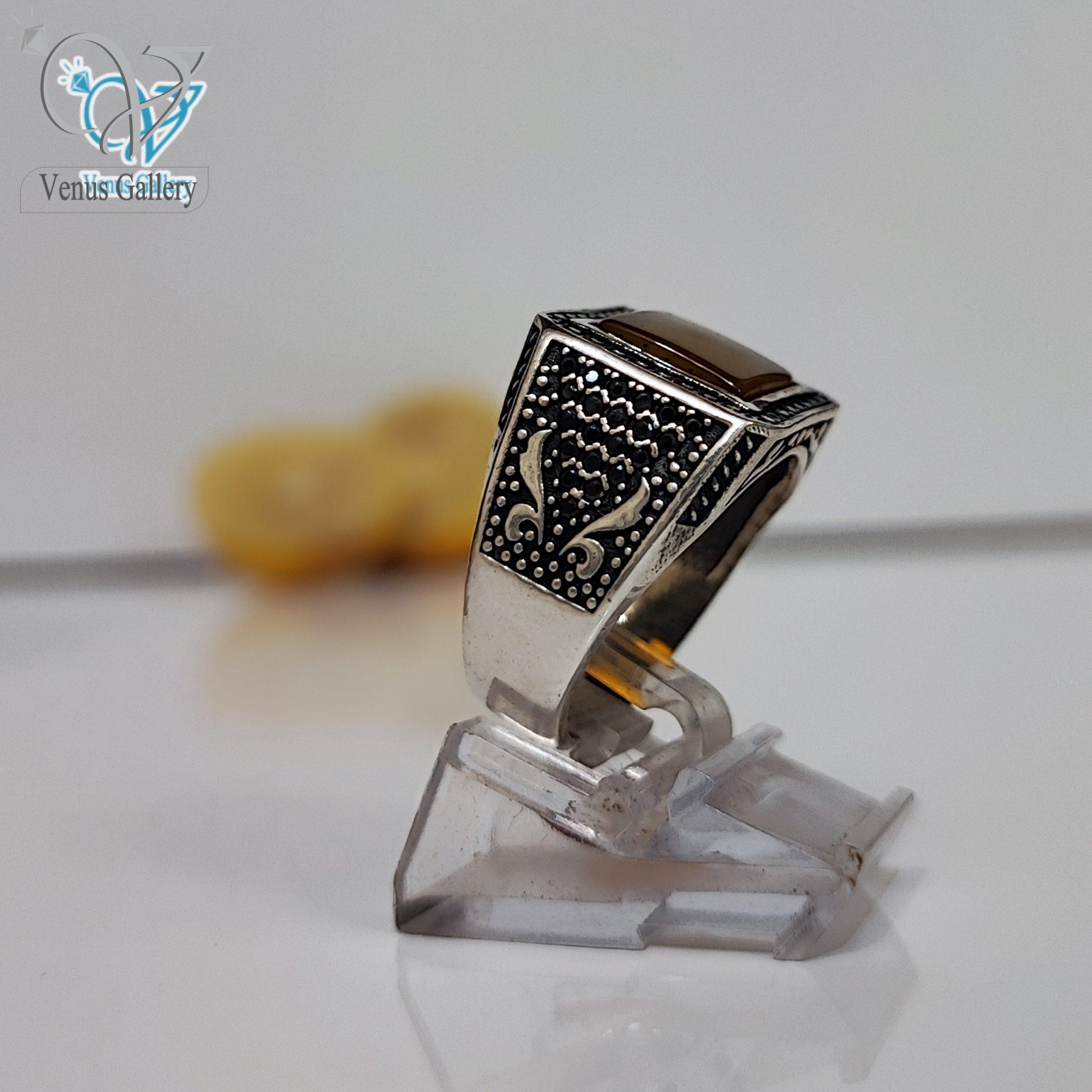 InShot_۲۰۲۴۰۱۲۴_۱۵۵۱۱۵۶۵۲-scaled-1.jpg انگشتر نقره مردانه عقیق زرد کد 2818 - Image 1