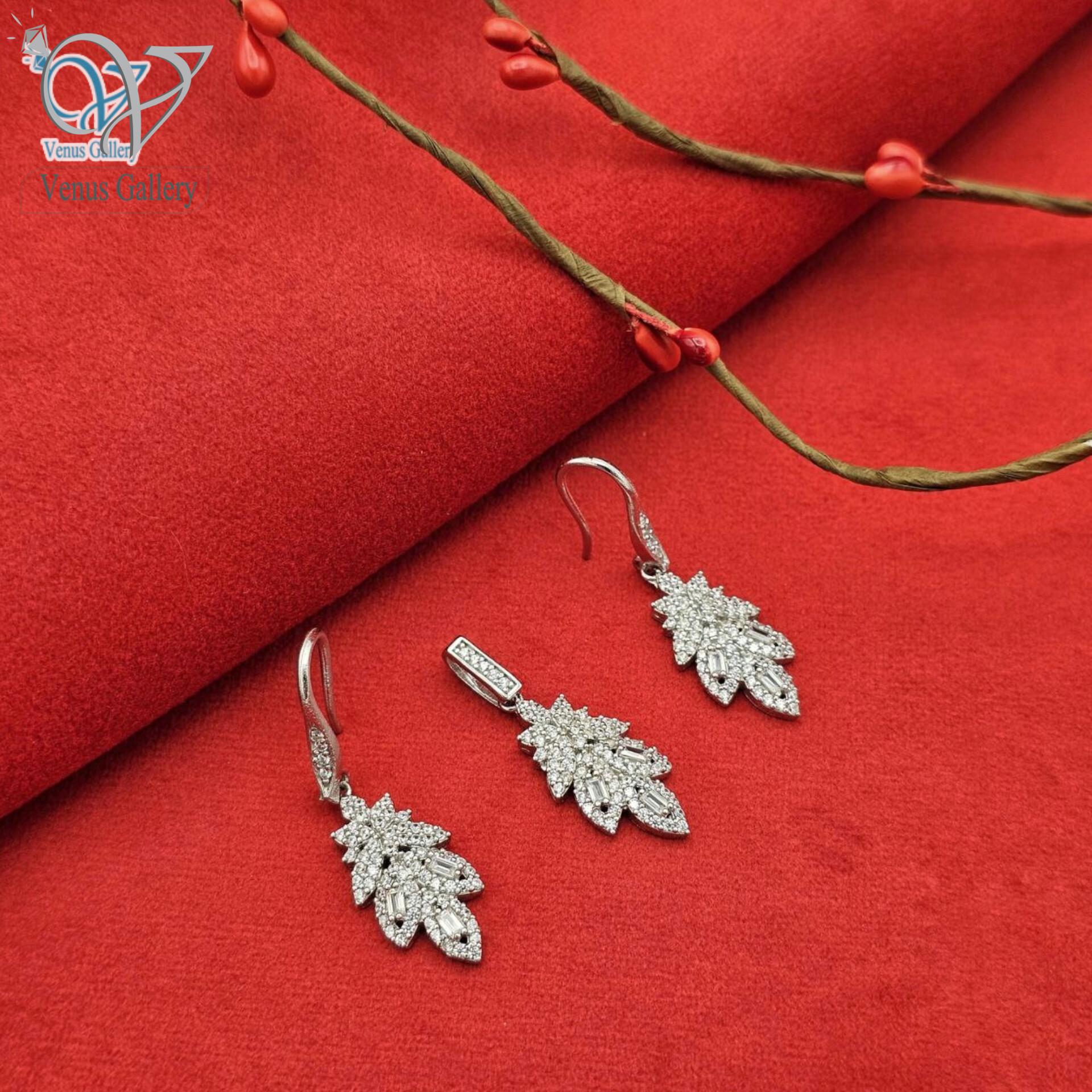 InShot_۲۰۲۴۰۱۳۱_۰۱۰۷۱۶۳۰۶.jpg نیم ست نقره طرح برگ - Image 1