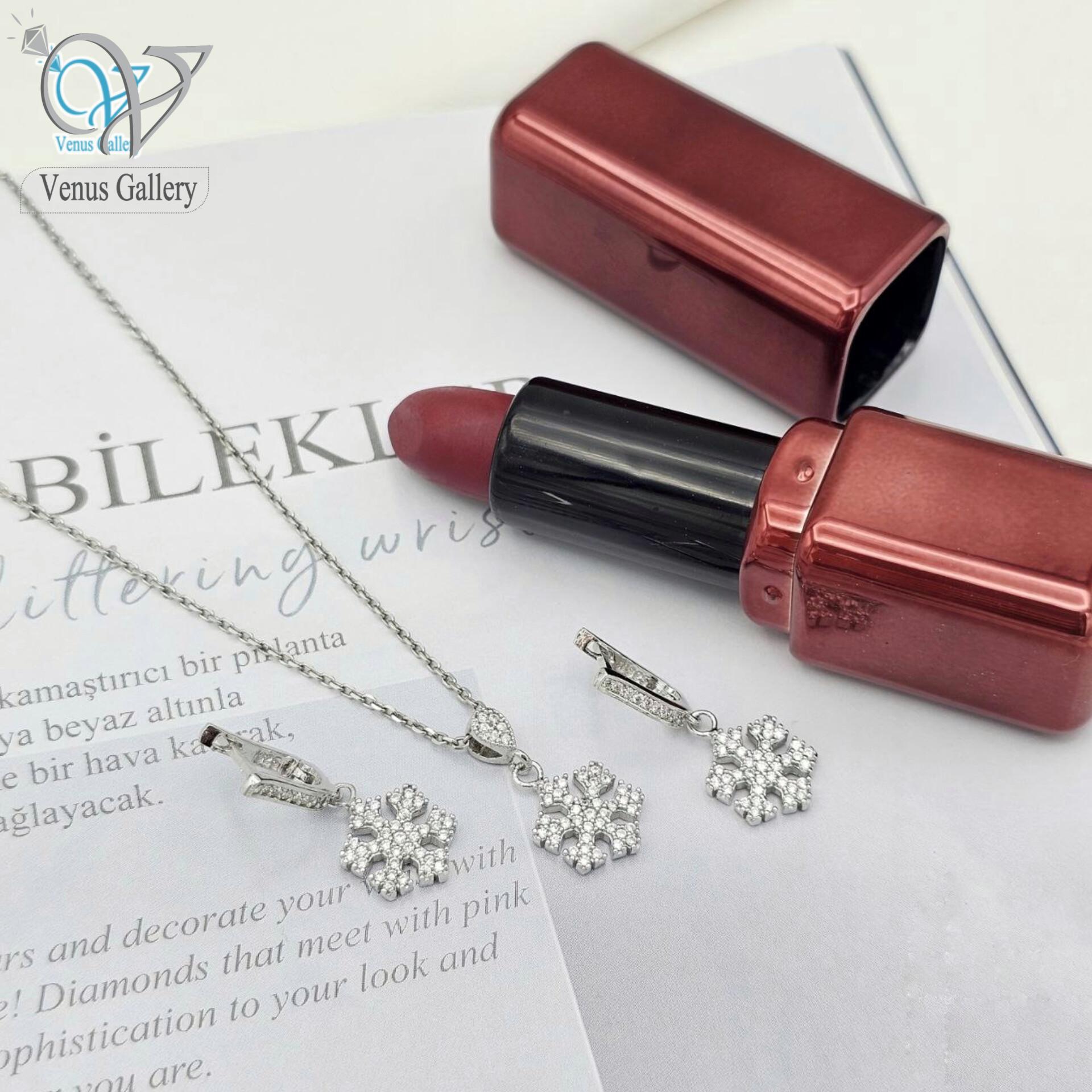 InShot_۲۰۲۴۰۱۳۱_۰۱۲۵۰۸۴۴۶.jpg نیم ست نقره زنانه طرح دانه برف - Image 1