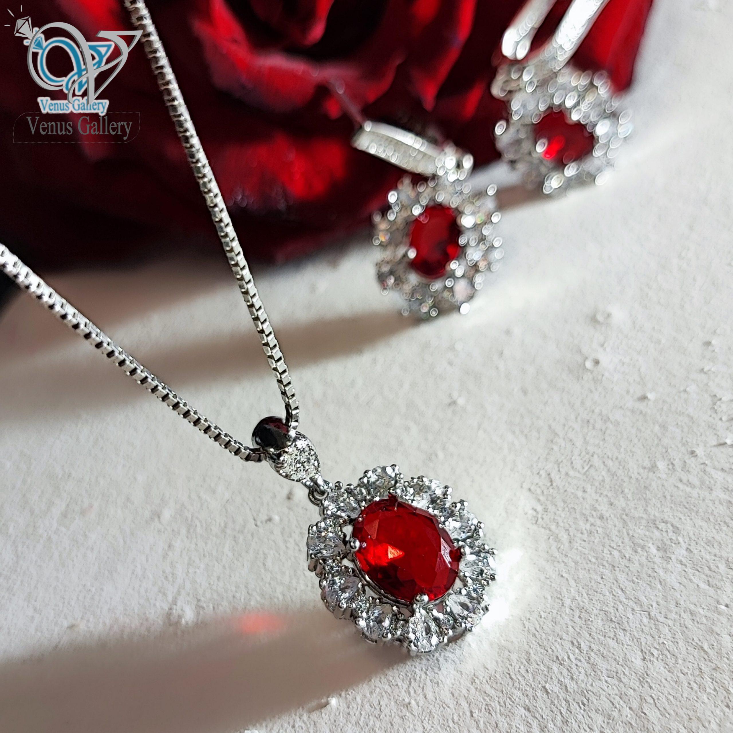 InShot_۲۰۲۴۰۱۳۱_۱۷۱۰۳۹۹۷۰-scaled-1.jpg نیمست نقره نگین قرمز زنانه - Image 1