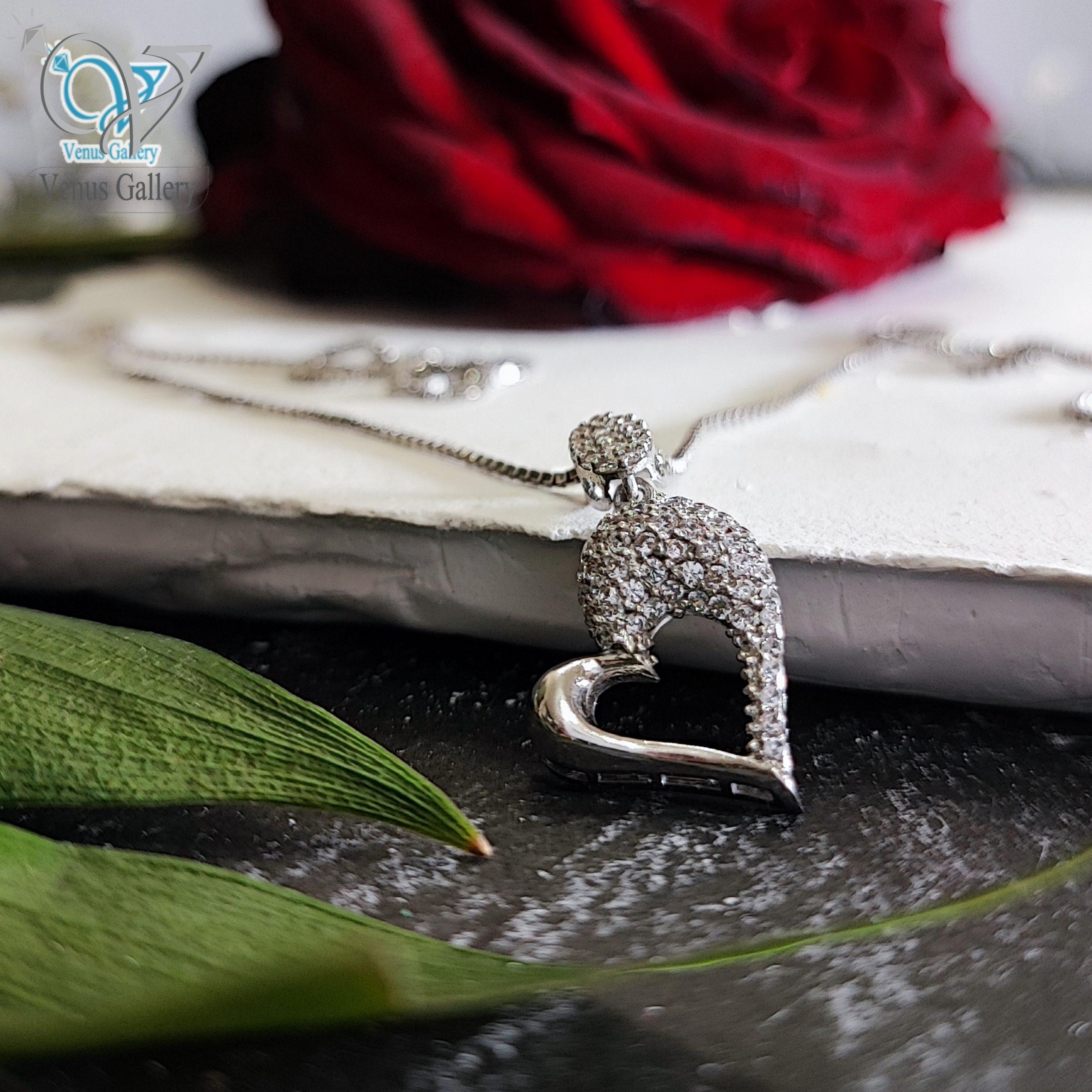 InShot_۲۰۲۴۰۱۳۱_۲۱۲۵۴۴۵۱۶-scaled-1.jpg مدال نقره قلب نگین دار کد 2643 - Image 1