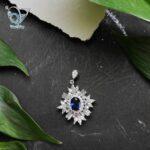 مدال نقره سلطنتی  نگین آبی - Image 2