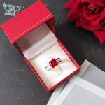 انگشتر نقره زنانه نگین باگت سنگ قرمز سنتتیک کد 3017 - Image 2