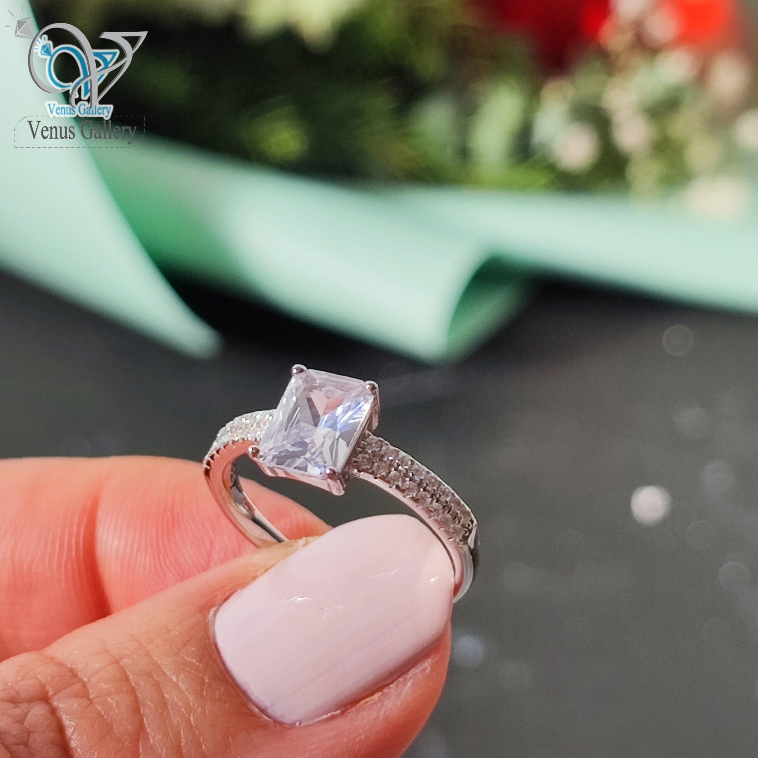 InShot_۲۰۲۴۰۲۱۴_۰۰۳۳۰۱۲۱۲-scaled-1.jpg انگشتر تک نگین نقره مستطیلی تراش جواهری کد 3071 - Image 1