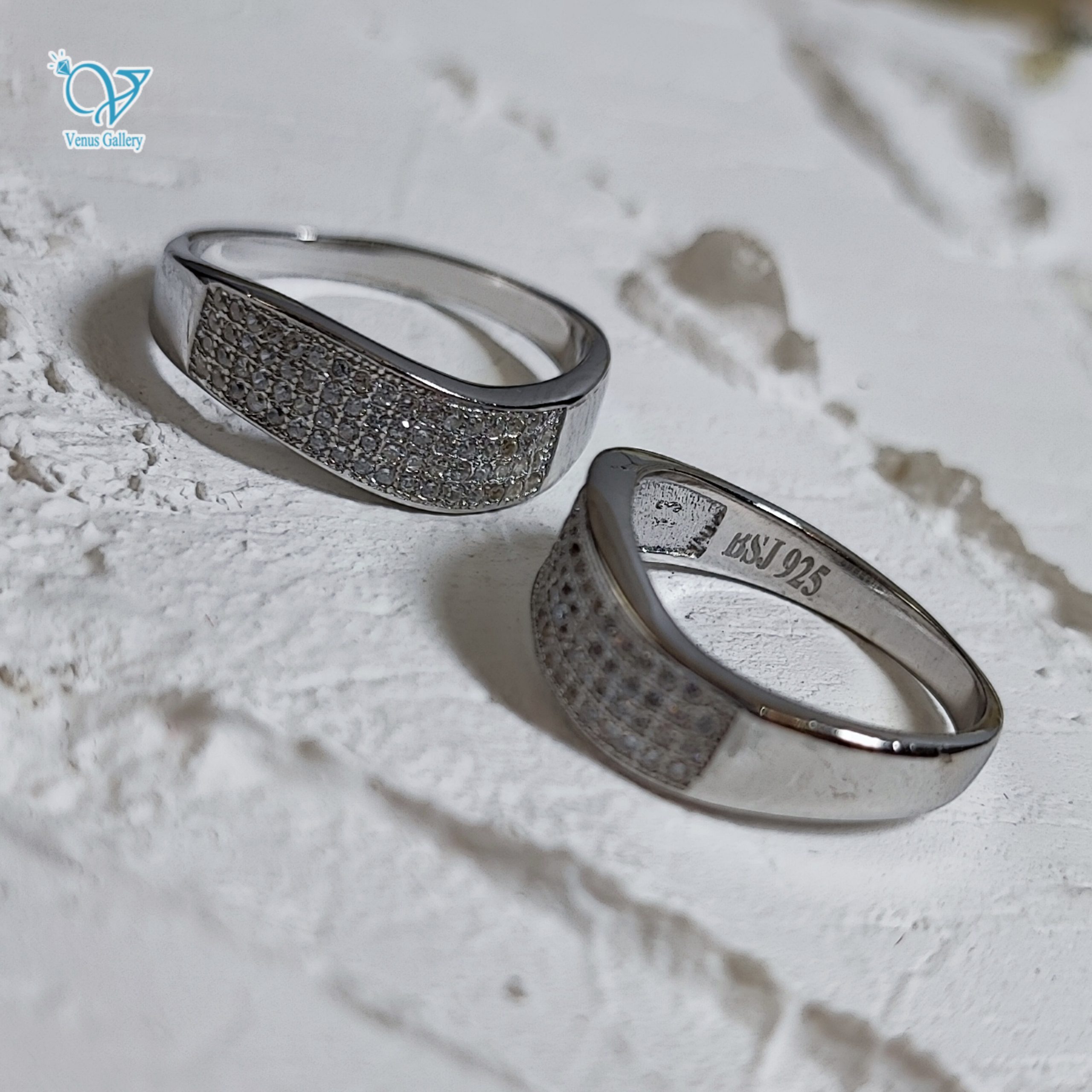InShot_۲۰۲۴۰۲۲۹_۲۳۲۰۴۲۸۹۷-scaled-1.jpg حلقه ست نقره طرح طلا کد 5579 - Image 3