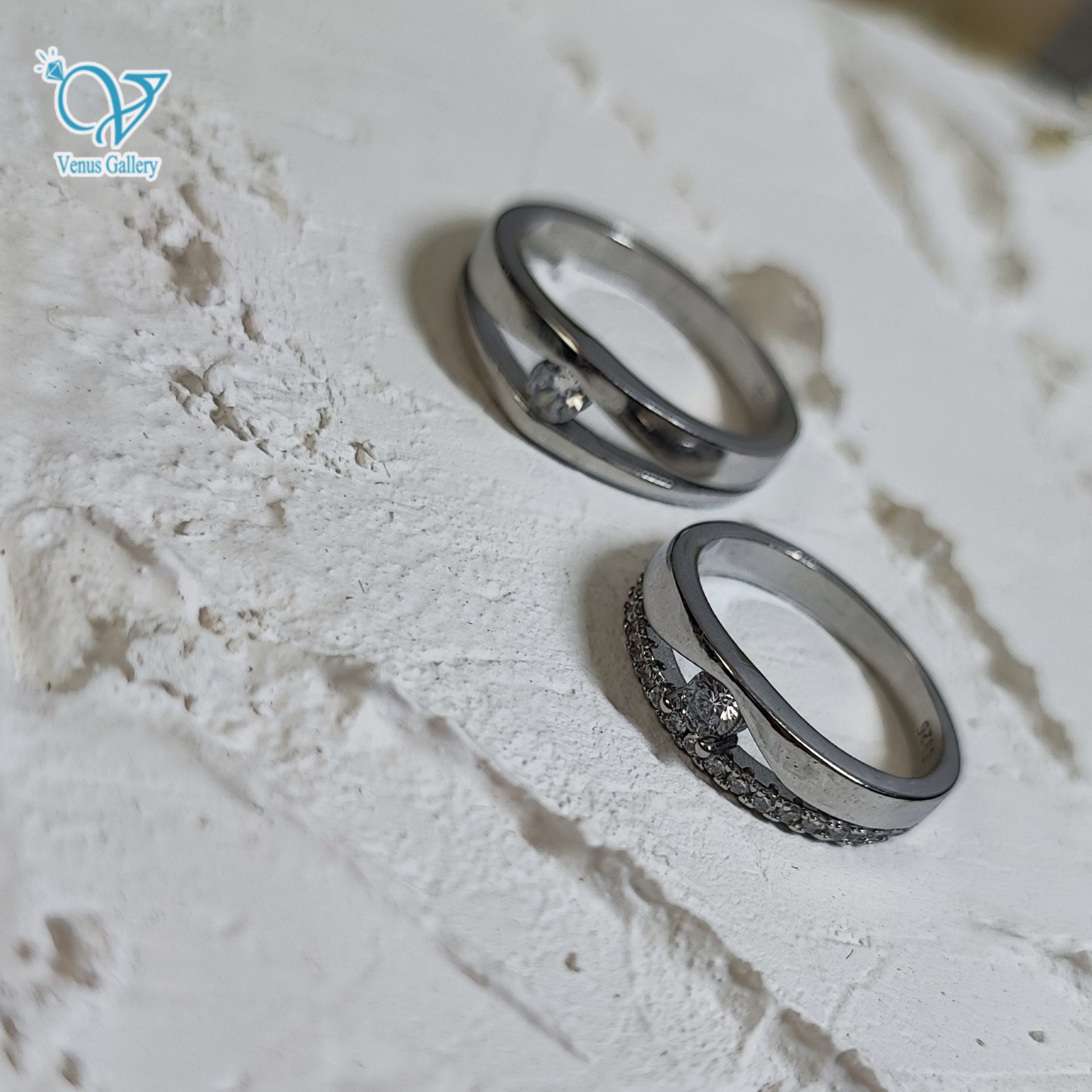 InShot_۲۰۲۴۰۲۲۹_۲۳۴۹۵۸۳۲۶-scaled-1.jpg حلقه ست نقره طرح طلا کد 5584 - Image 2