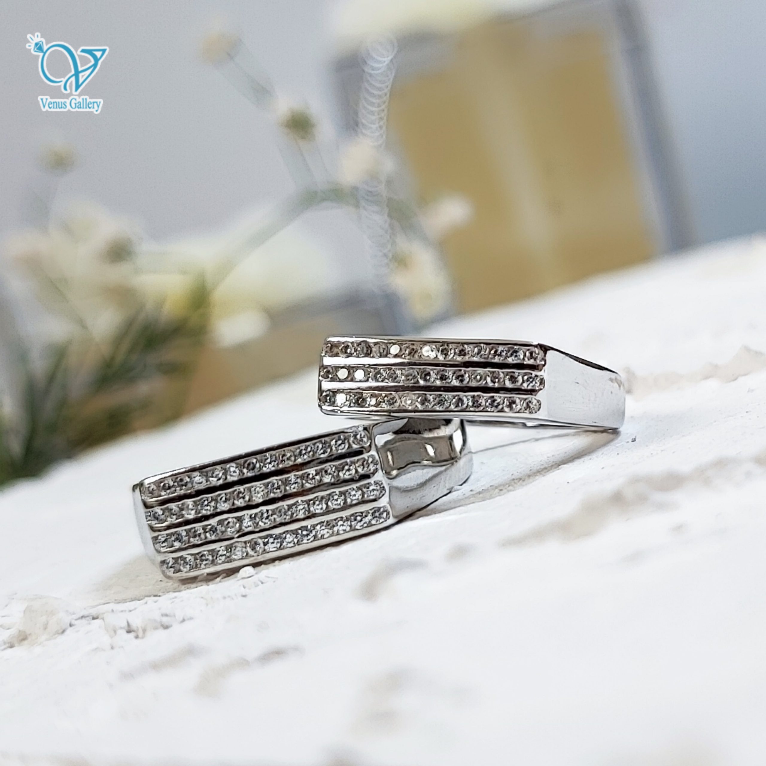 InShot_۲۰۲۴۰۳۰۳_۰۱۳۰۰۶۳۹۳-min-scaled-1.jpg حلقه ست نقره طرح طلا کد 5895 - Image 1