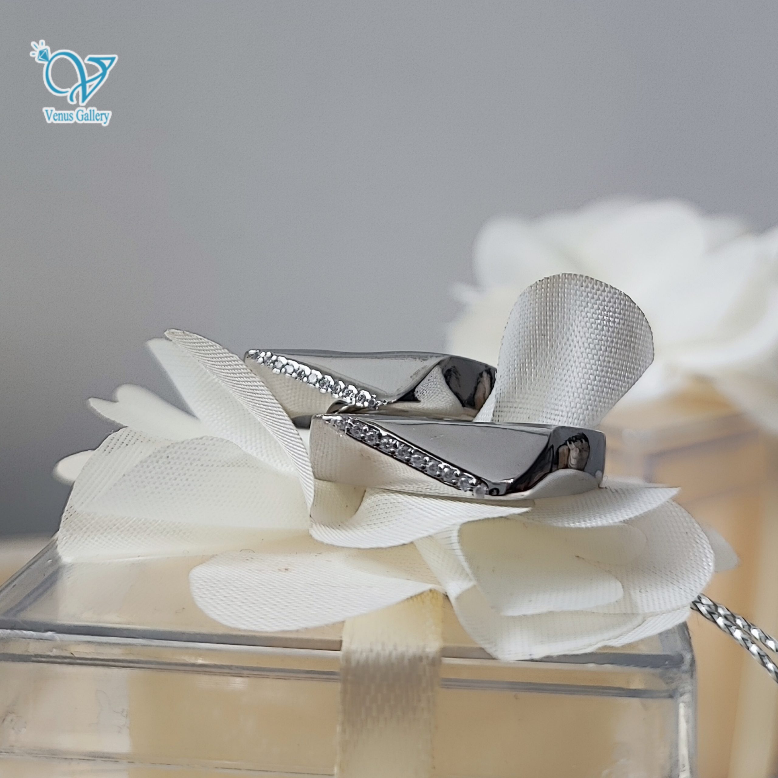 InShot_۲۰۲۴۰۳۰۵_۰۰۰۶۰۵۵۷۱-scaled-1.jpg حلقه ست نقره طرح طلا کد 5568 - Image 2