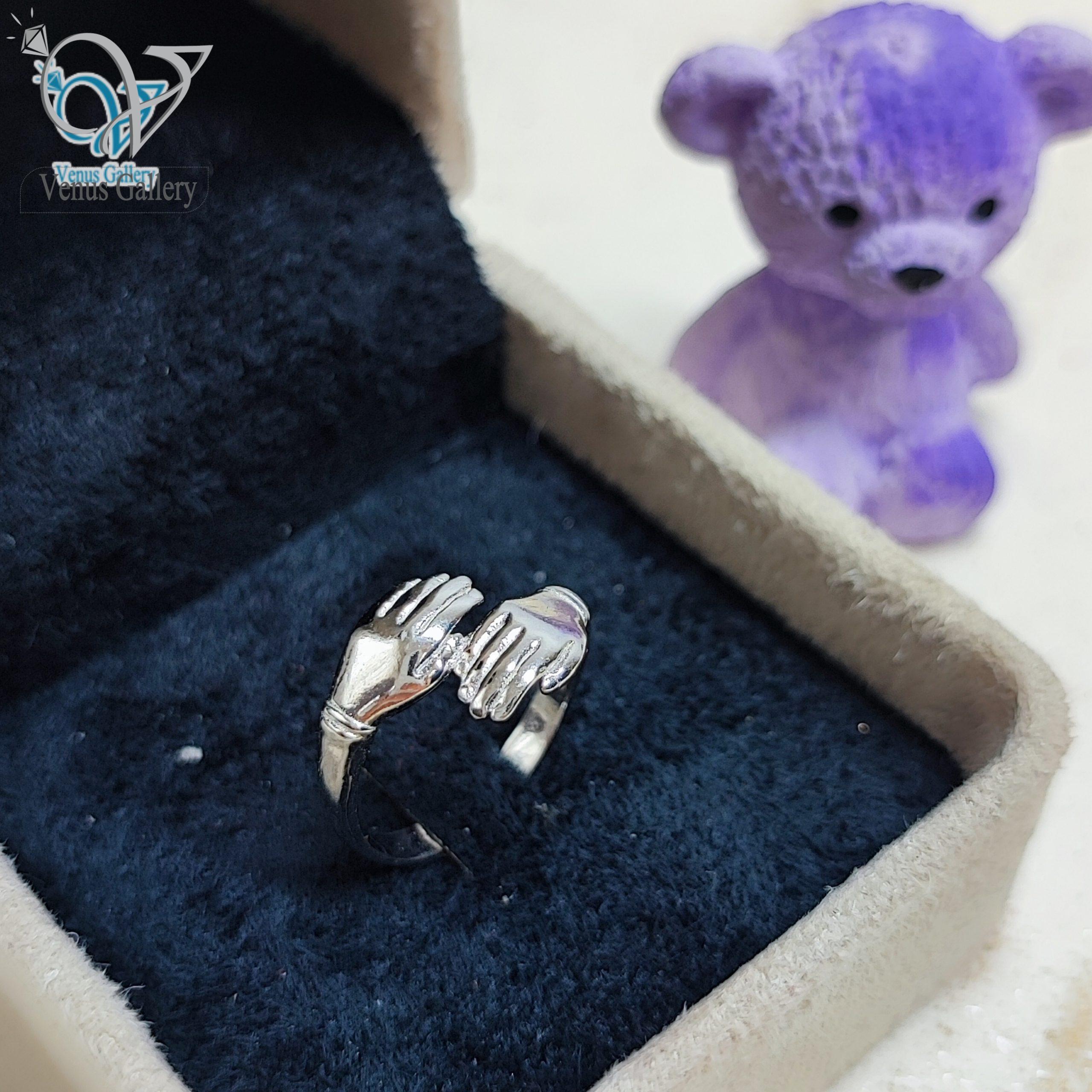 InShot_۲۰۲۴۰۳۰۵_۰۰۰۹۳۷۰۳۵-scaled-1.jpg انگشتر نقره دخترانه مدل آغوش کد 5681 - Image 1