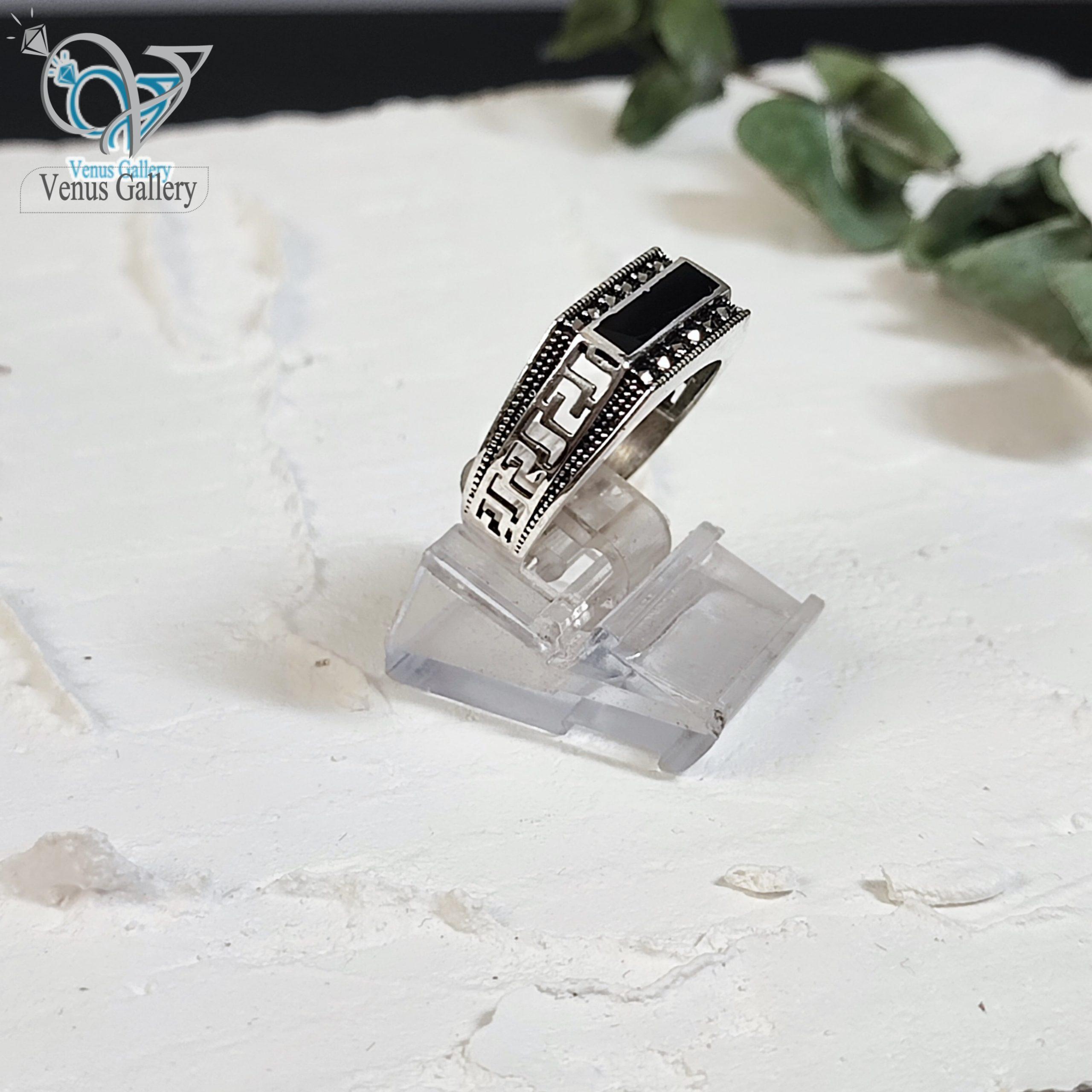 InShot_۲۰۲۴۰۳۱۸_۰۱۰۱۵۵۸۶۴-min-scaled-1.jpg انگشتر نقره مردانه ترک و اسپرت طرح ورساچه کد 5940 - Image 1