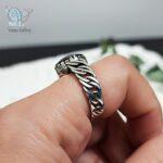 انگشتر نقره مردانه مدل کارتیه با نگین عقیق مشکی - Image 2