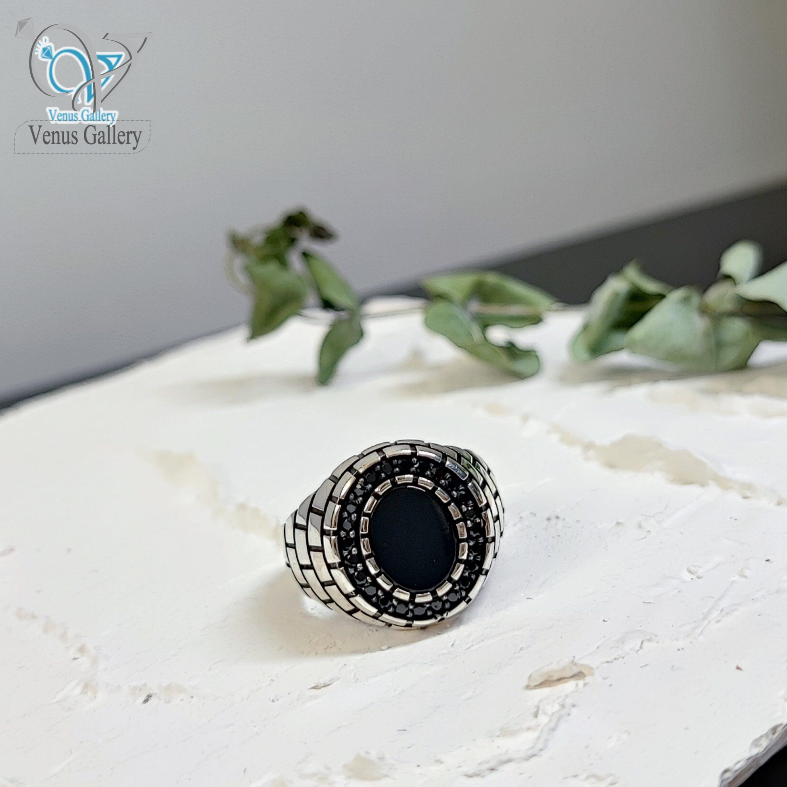 InShot_۲۰۲۴۰۳۱۹_۰۰۰۵۵۸۴۳۴-min-scaled-1.jpg انگشتر نقره مردانه سنگ اونیکس سیاه کد 6106 - Image 1