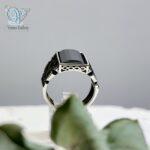 انگشتر نقره مردانه رکاب پنجره ای بسیار شیک سنگ اونیکس سیاه - Image 2