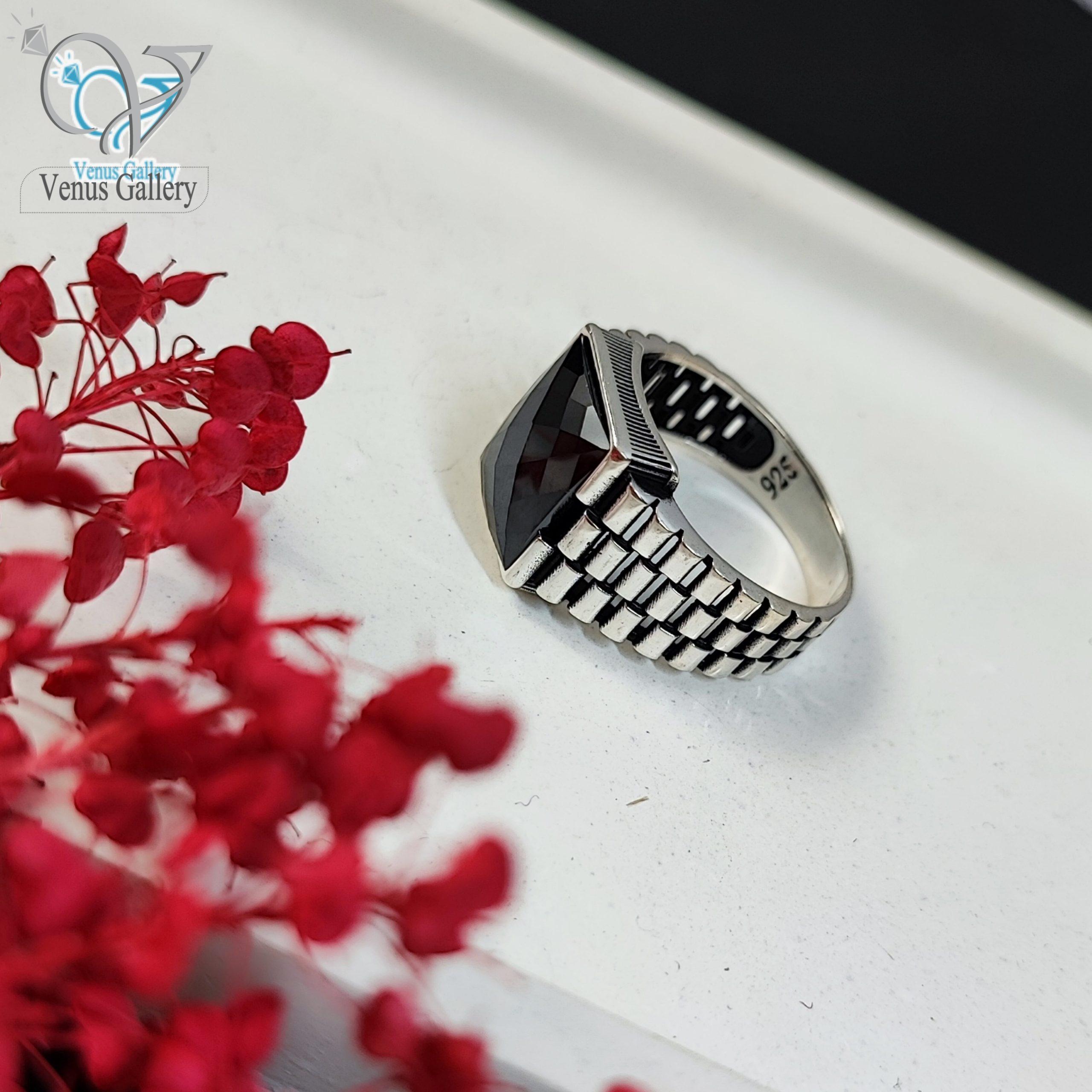 InShot_۲۰۲۴۰۳۱۹_۰۱۴۱۲۸۶۲۹-min-scaled-1.jpg انگشتر نقره مردانه سنگ اونیکس مشکی کد6214 - Image 1