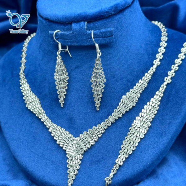 سرویس نقره تمام تراش عروس طرح طلا سفید کد 5747 - Image 2