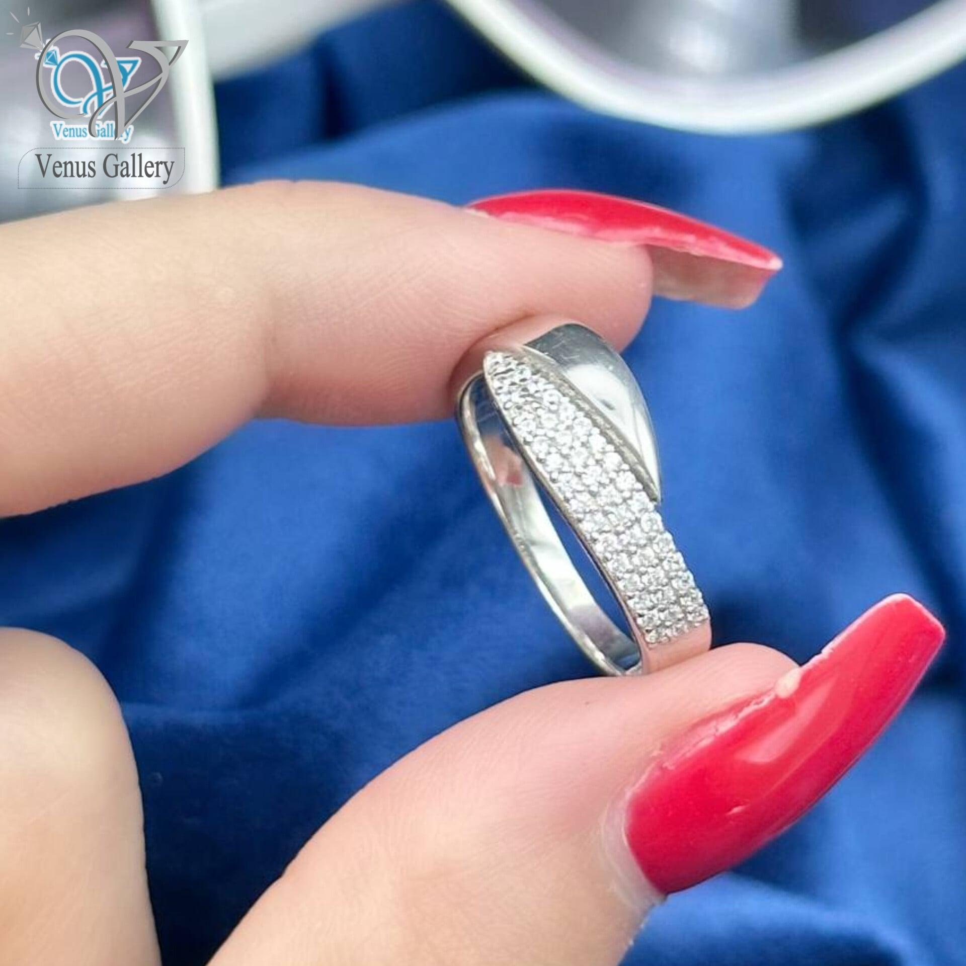 InShot_۲۰۲۴۰۳۲۱_۰۲۲۹۳۰۶۳۷-min.jpg انگشتر نقره ظریف زنانه - Image 1