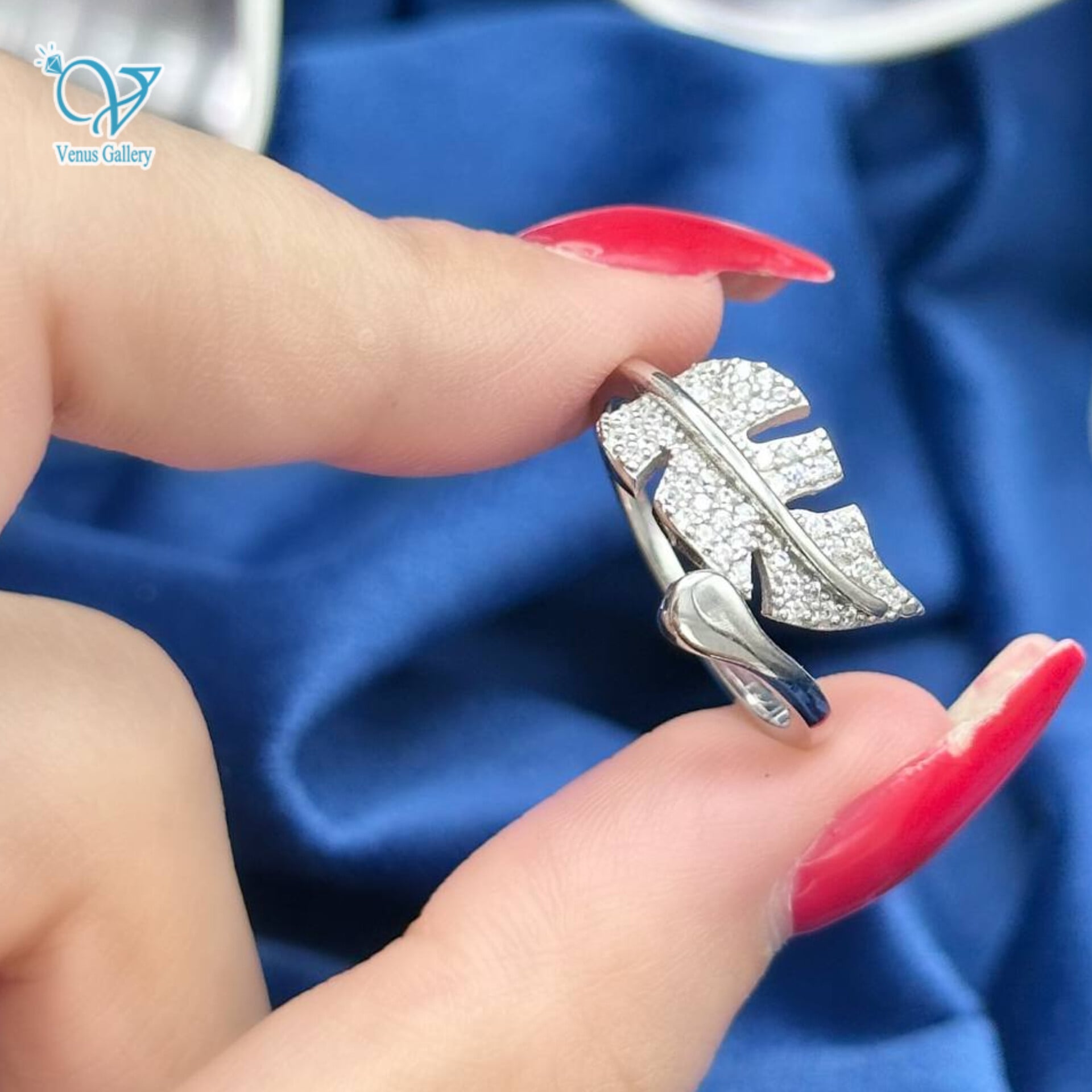 InShot_۲۰۲۴۰۳۲۱_۰۲۳۱۳۸۵۶۵-min.jpg انگشتر نقره دخترانه طرح برگ کد 6145 - Image 1