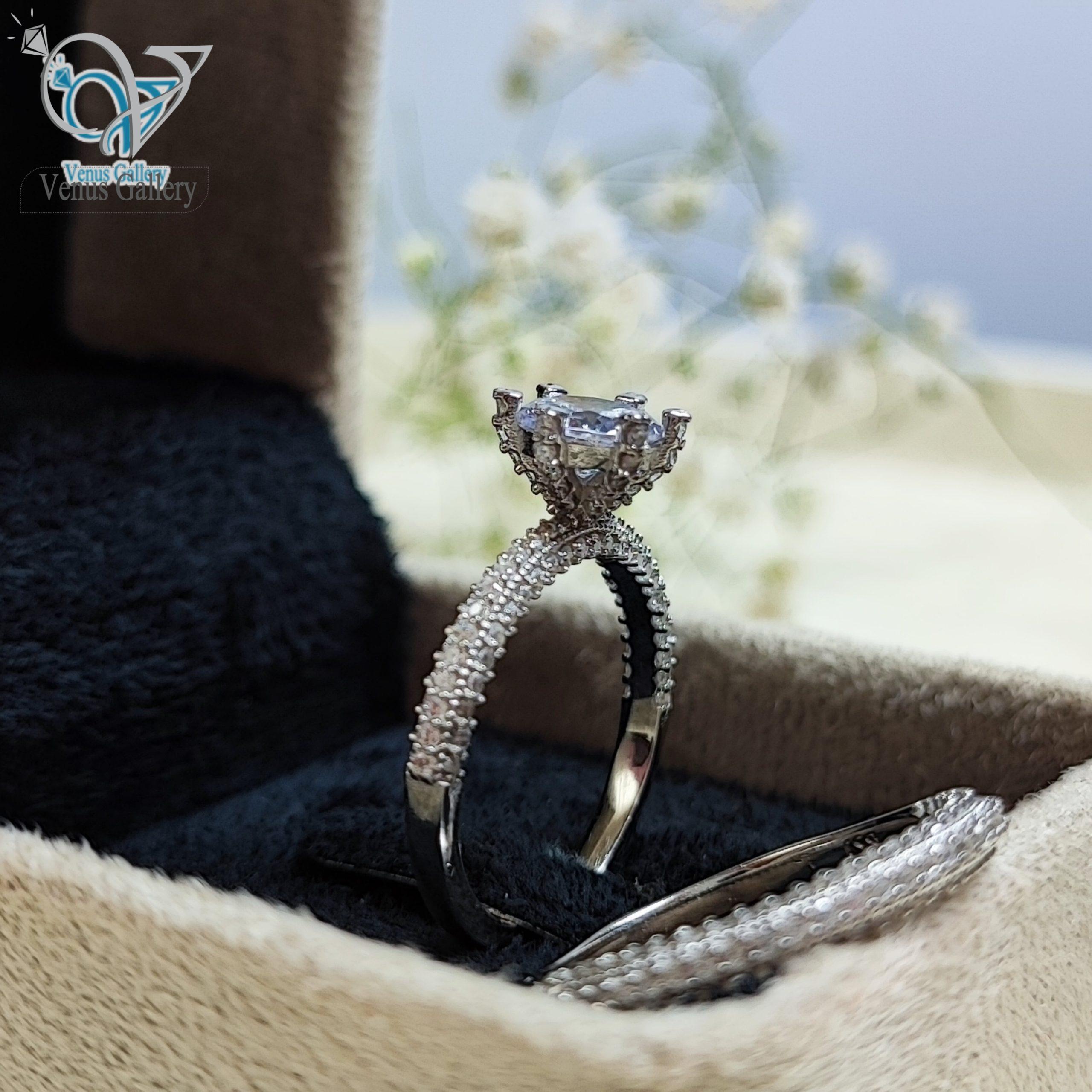 InShot_۲۰۲۴۰۳۲۳_۰۱۰۳۰۱۸۶۲-min-scaled-1.jpg حلقه پشت حلقه جواهری تمام نگین کد 3809 - Image 1