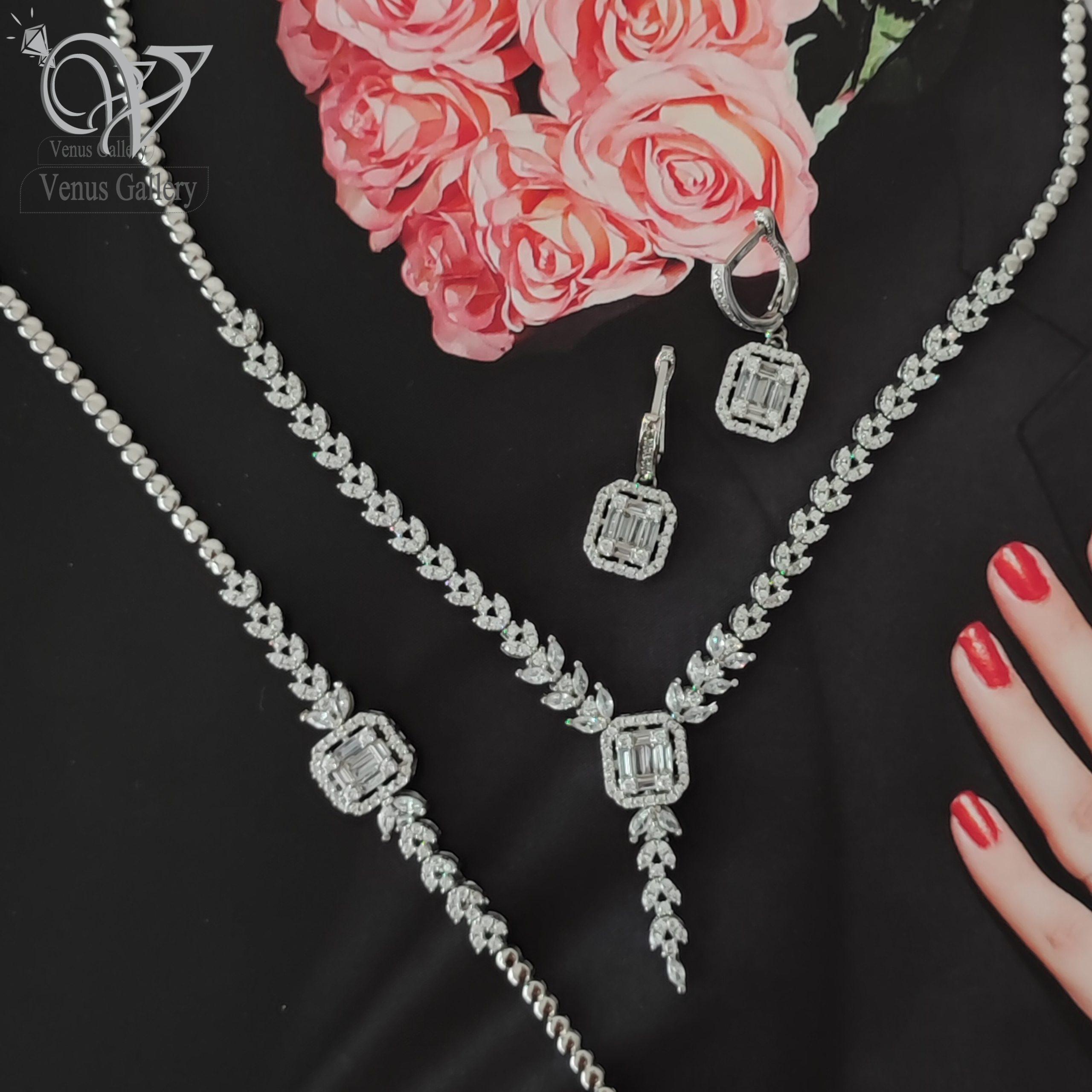 InShot_۲۰۲۴۰۴۲۵_۱۱۴۱۵۲۸۹۲-scaled-1.jpg سرویس نقره عروس جواهری ترکیب امراله کات و خوشه - Image 1