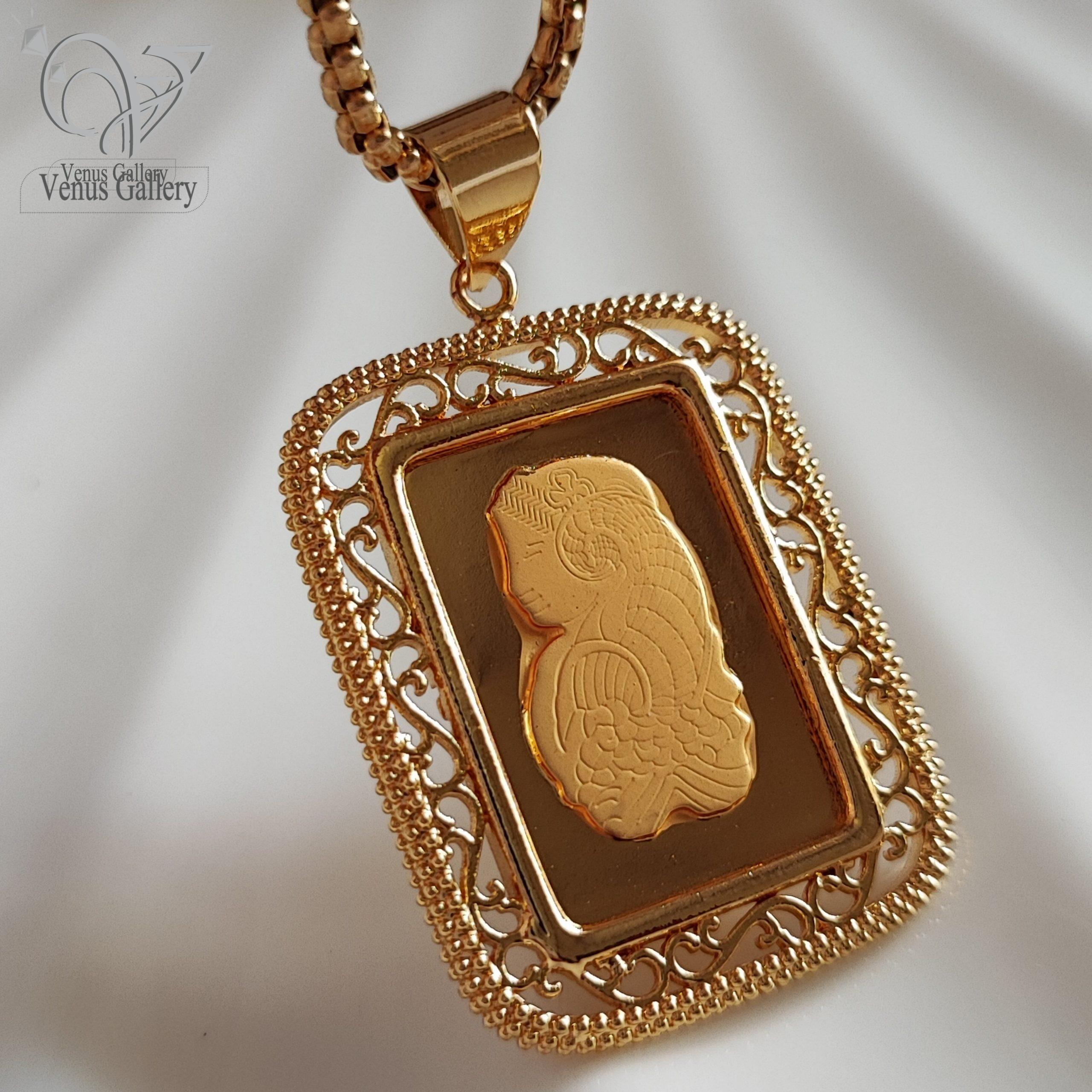 InShot_۲۰۲۴۰۴۲۹_۱۹۰۰۵۹۷۹۳-min-scaled-1.jpg گردنبند ملکه کلئو پاترا طلایی مستطیلی درشت - Image 1