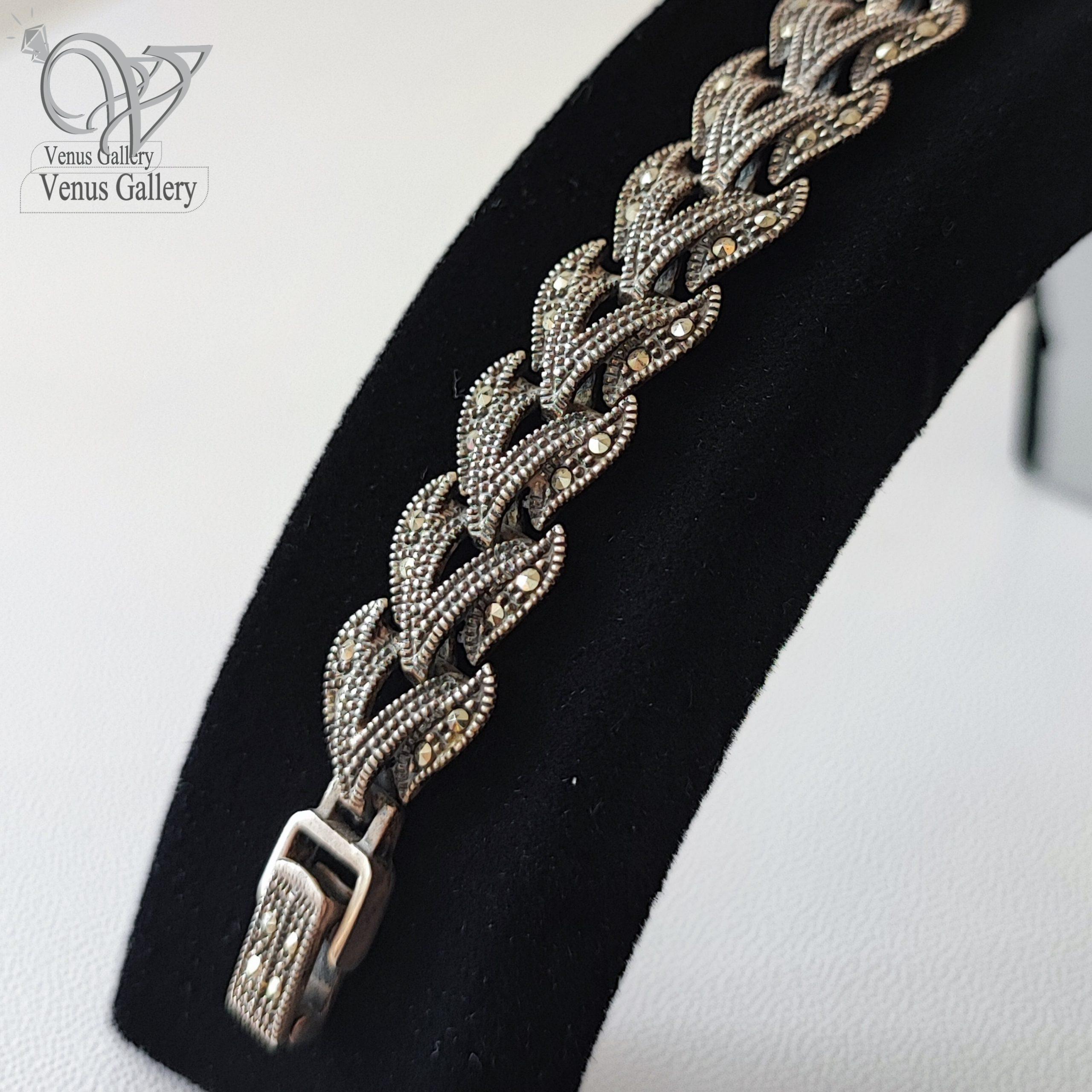 InShot_۲۰۲۴۰۵۳۰_۱۸۰۲۰۴۰۹۴-min-scaled-1.jpg دستبند نقره زنانه نگین مارکازیت سیاه کد 4061 - Image 1