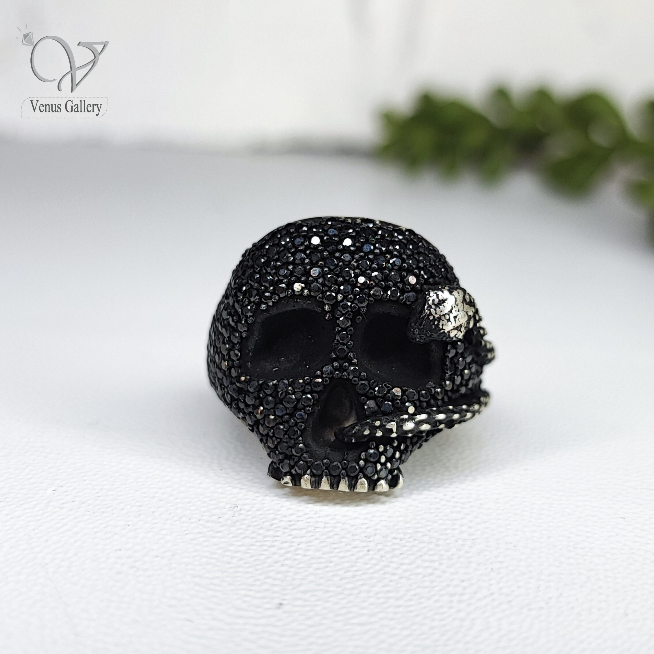 InShot_۲۰۲۴۰۵۳۰_۱۸۵۲۲۶۸۹۱-min-scaled-1.jpg انگشتر نقره سیاه قلم طرح اسکلت کد 4019 - Image 1