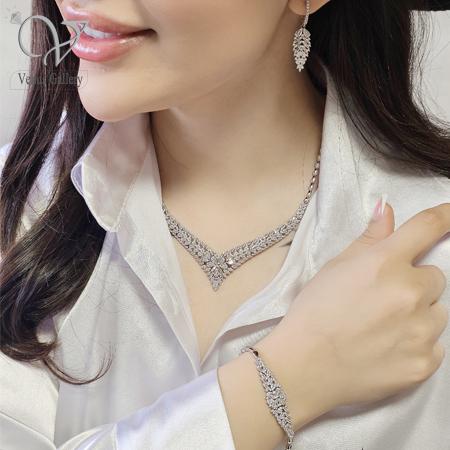 1 سرویس نقره جواهری عروس طرح برگ؛ درخشش بینهایت در روز ازدواج کد 11708 - Image 1